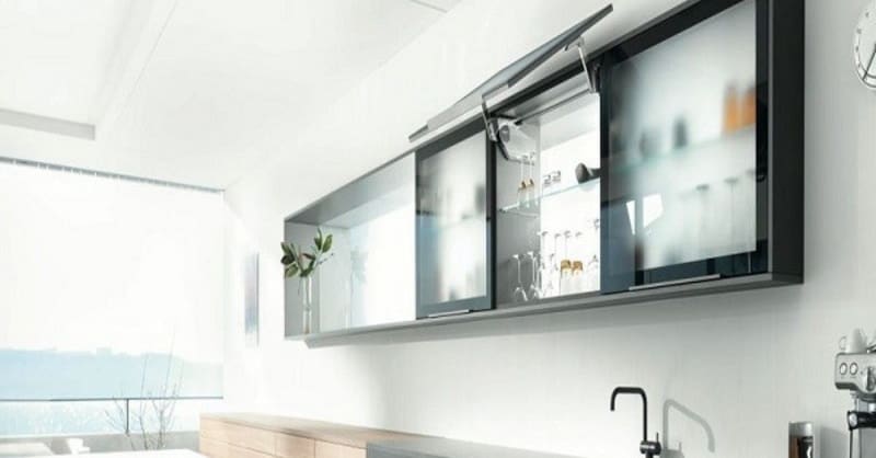 Mẫu tủ bếp cánh lật tay nâng cho nội thất nhà bếp